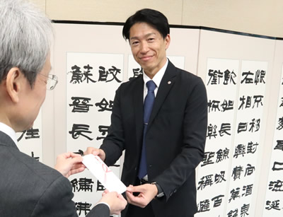 ＪＵ近畿青年部会が交通遺児支援に寄託