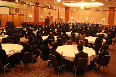 「自立生活技術講習会（ＳＳＴ）」の閉校式＝大阪市天王寺区のシェラトン都ホテル大阪で