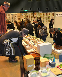 昨年度の入札・即売会会場風景