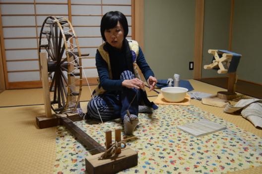 日本の四季とからむしに出会う 水野江梨さん(37)=福島県昭和村