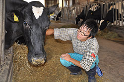 夢の牧場 石賀光さん(18)=鳥取・倉吉農業3年